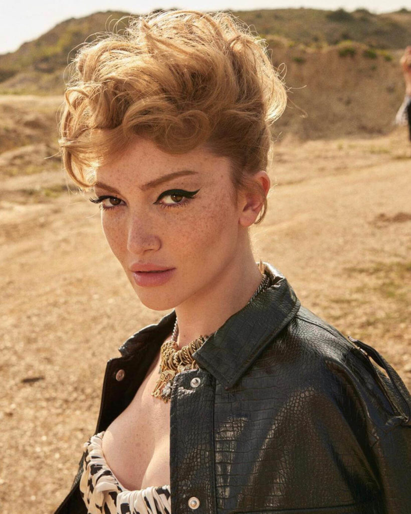 Danla Bilic'in Dolgu Komplikasyonları: Altıncı Ameliyat Yolda